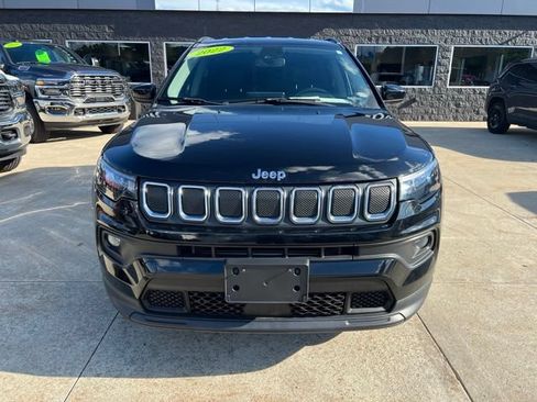 Used 2022 Jeep Compass Latitude AWD/4WD image 2