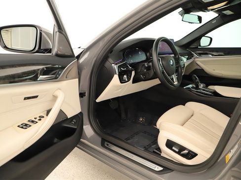 Used 2022 BMW 540i w/ M Sport Package image 14