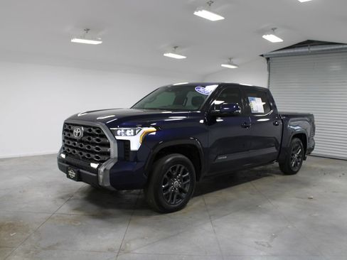 Used 2023 Toyota Tundra Platinum w/ Advanced Package AWD/4WD image 4