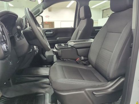 Used 2024 GMC Sierra 3500 Pro AWD/4WD image 9