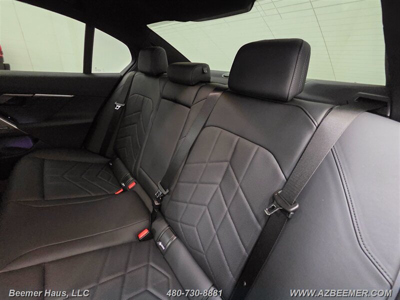 Used 2026 BMW i5 eDrive40 w/ M Sport Package RWD image 34