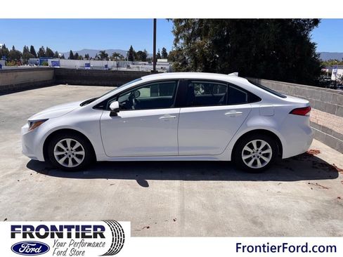 Used 2025 Toyota Corolla LE FWD image 3