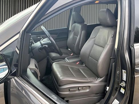 Used 2014 Honda Odyssey Touring Elite image 25
