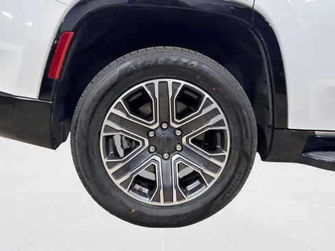 Used 2024 Jeep Wagoneer Series II w/ Flexible Seating Group image 56