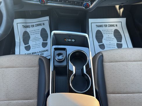 Used 2025 Chevrolet Equinox ACTIV w/ Safety and Technology Package image 13