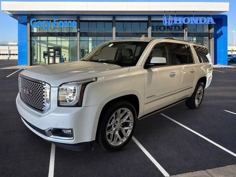 Used 2016 GMC Yukon XL Denali w/ Open Road Package AWD/4WD image 4