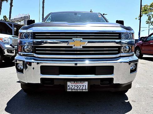 Used 2015 Chevrolet Silverado 2500 LT w/ LT Convenience Package AWD/4WD image 2