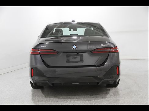 Certified 2024 BMW 530i xDrive w/ M Sport Package AWD/4WD image 18