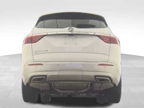 Used 2024 Buick Enclave Premium image 7