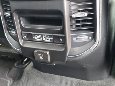 Used 2019 RAM 1500 Laramie AWD/4WD image 39