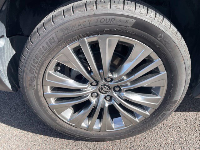Used 2021 Toyota Venza XLE w/ Softex Package AWD/4WD image 17