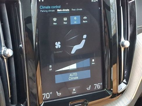 Used 2018 Volvo XC60 T5 Inscription w/ Convenience Package image 17