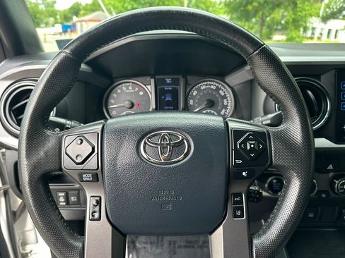Used 2019 Toyota Tacoma TRD Off-Road AWD/4WD image 22