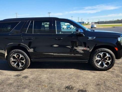 Used 2022 GMC Yukon AT4 w/ Technology Package AWD/4WD image 4