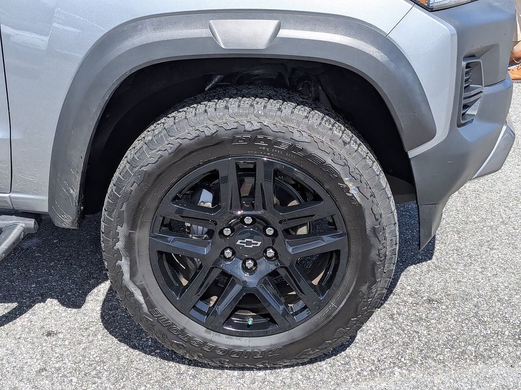 Certified 2025 Chevrolet Colorado Trail Boss AWD/4WD image 38