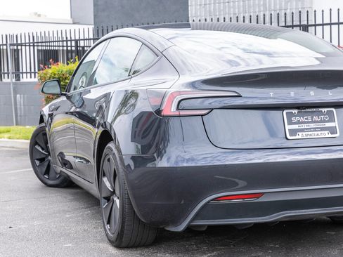 Used 2025 Tesla Model 3 Long Range RWD image 9
