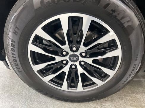 Used 2025 Ford Expedition Platinum AWD/4WD image 33