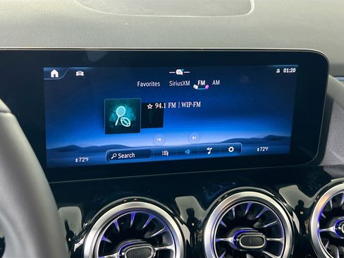 Used 2025 Mercedes-Benz GLA 250 4MATIC image 14