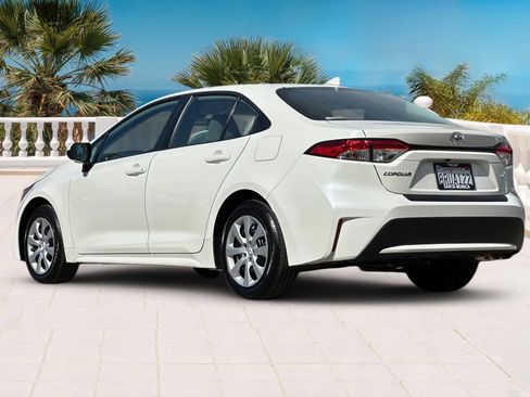 Used 2020 Toyota Corolla LE w/ Carpet Mat Package (TMS) image 6