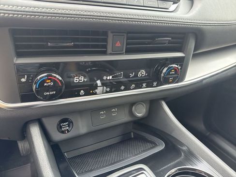 New 2026 Nissan Rogue SV w/ Cold Weather Package AWD/4WD image 22