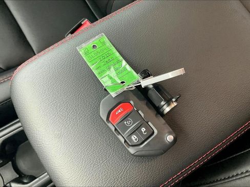 New 2025 Jeep Gladiator Rubicon image 22