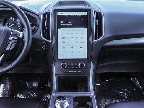 Used 2024 Ford Edge SEL image 17