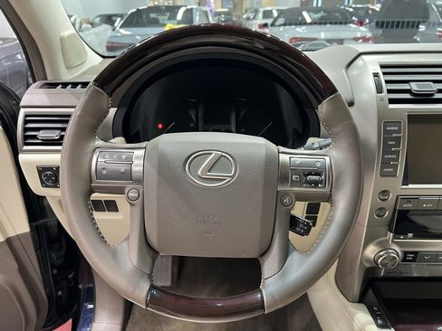 Used 2018 Lexus GX 460 Premium w/ Premium Package image 42