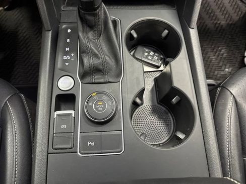 Used 2020 Volkswagen Atlas Cross Sport SE AWD/4WD image 45