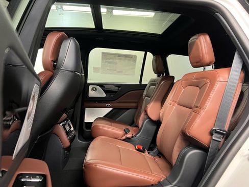 New 2026 Lincoln Aviator Reserve image 35