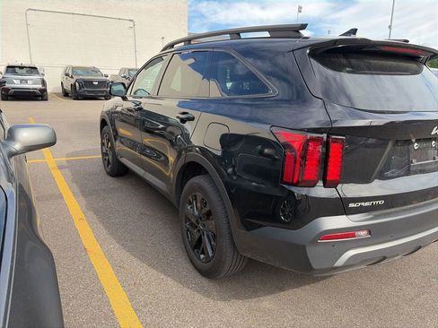 Used 2023 Kia Sorento S w/ Panoramic Sunroof Package AWD/4WD image 9