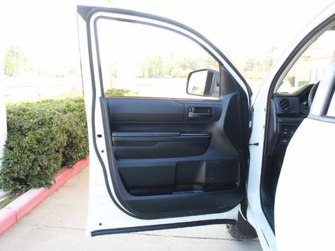 Used 2014 Toyota Tundra SR image 26