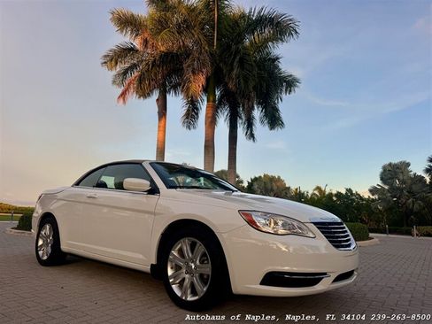 Used 2013 Chrysler 200 Touring FWD image 6