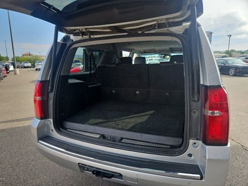 Used 2020 Chevrolet Suburban Premier image 29
