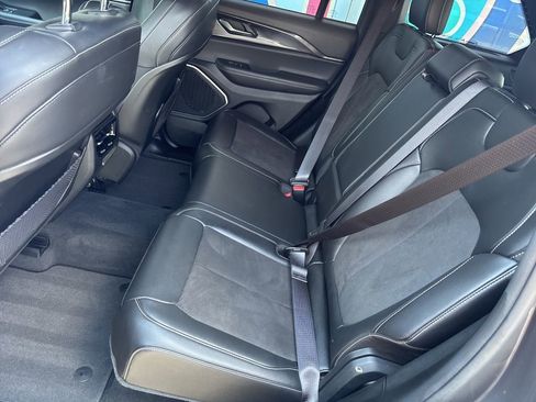 Used 2022 Jeep Grand Cherokee Altitude image 51