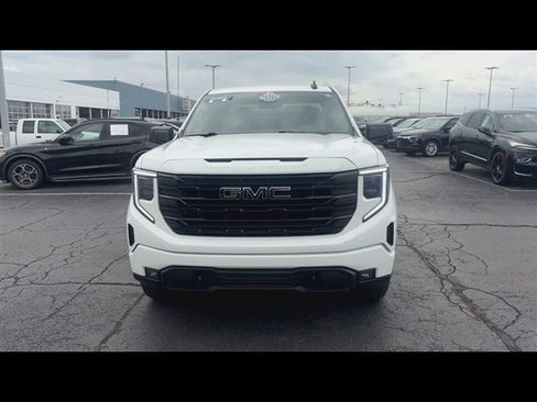 Certified 2022 GMC Sierra 1500 Elevation w/ LPO, Elevation Black Package AWD/4WD image 3
