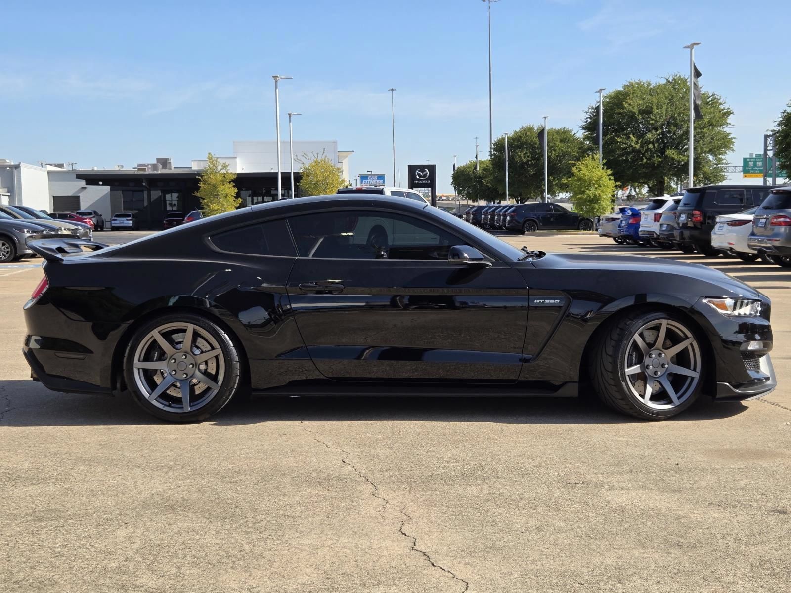 Used 2017 Ford Mustang Shelby GT350 w/ Electronics Package RWD image 9