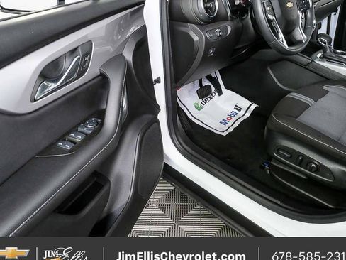 Certified 2025 Chevrolet Blazer LT FWD image 7