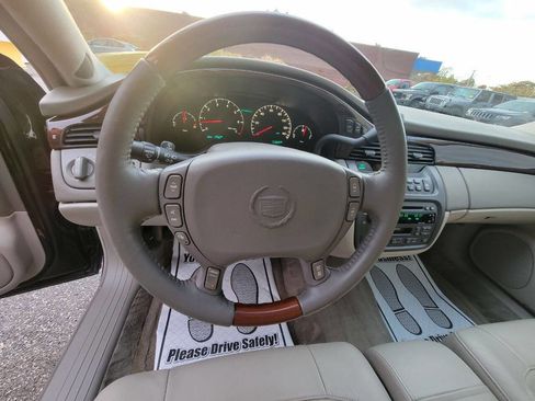 Used 2004 Cadillac De Ville DHS w/ Equipment Group image 18