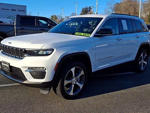 Certified 2024 Jeep Grand Cherokee Limited image 4