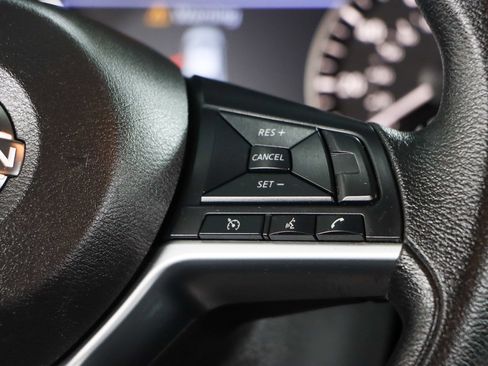 Used 2024 Nissan Altima 2.5 SV image 14