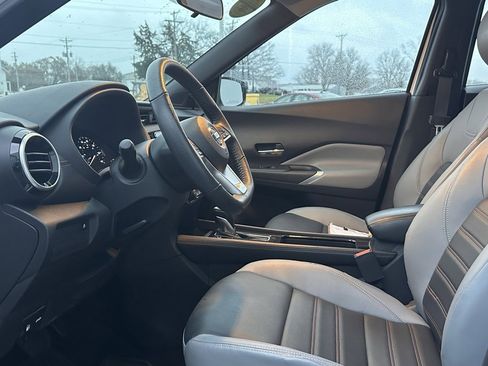 Used 2021 Nissan Kicks SR w/ SR Premium Package image 9