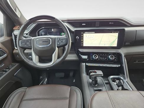 Used 2025 GMC Sierra 1500 Denali AWD/4WD image 11