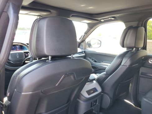 New 2026 Lincoln Navigator Reserve w/ Jet Appearance Package AWD/4WD image 28