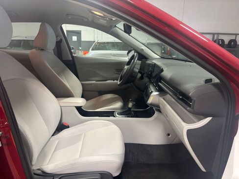 Used 2025 Hyundai Kona SEL image 27