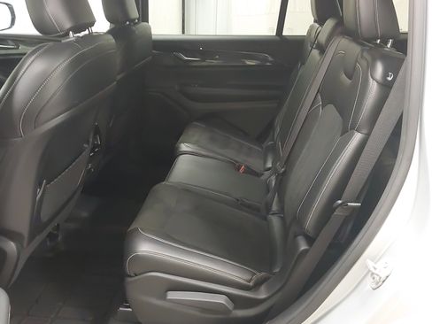 Used 2023 Jeep Grand Cherokee L Laredo AWD/4WD image 38