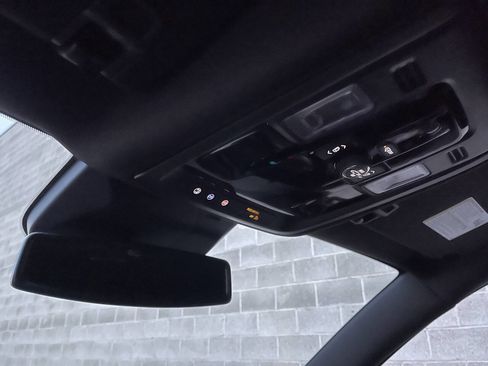 Used 2025 Cadillac Escalade Luxury image 22