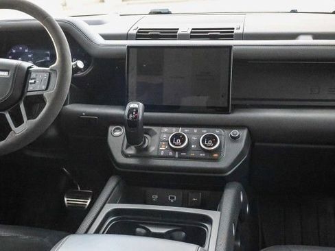 Certified 2024 Land Rover Defender 110 V8 image 15