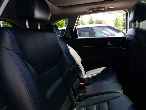 Used 2020 Kia Sorento EX AWD/4WD image 22