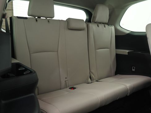 Used 2025 Toyota Grand Highlander AWD image 14