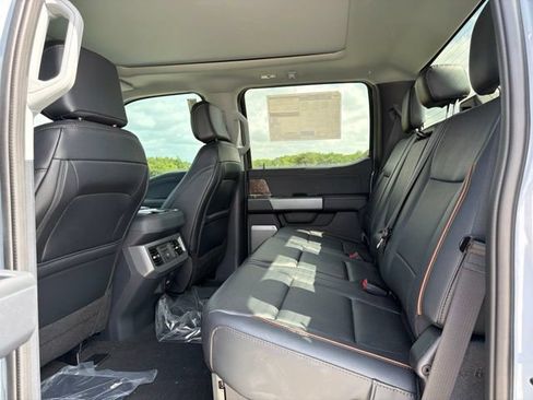 New 2026 Ford F250 Lariat w/ Black Appearance Package AWD/4WD image 24